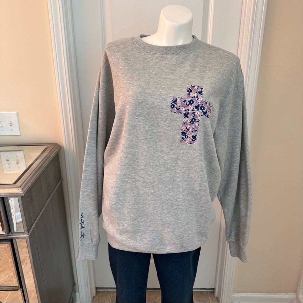 Love of Faith. Sweatshirt. 2X. Religious. Cross. Gray sweatshirt.
